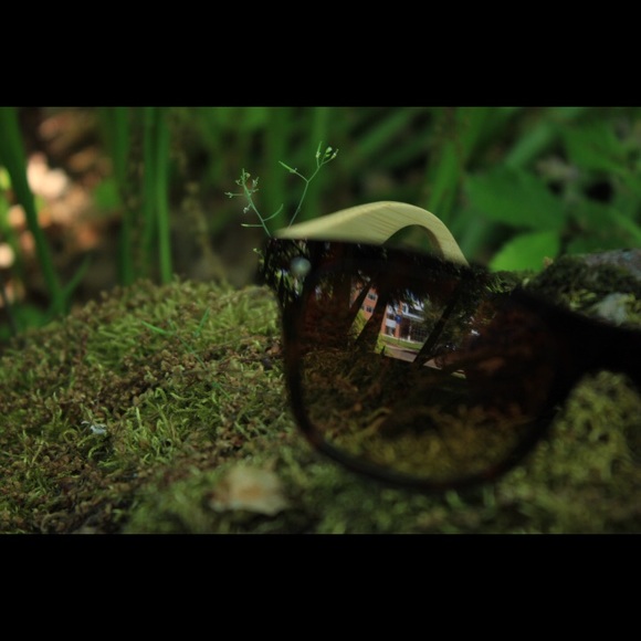 Handmade bamboo sunglasses with UV400 lenses. - Picture 5 of 7